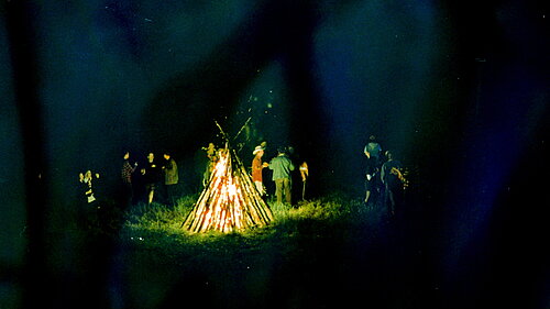 Standbild aus dem Film CAMP