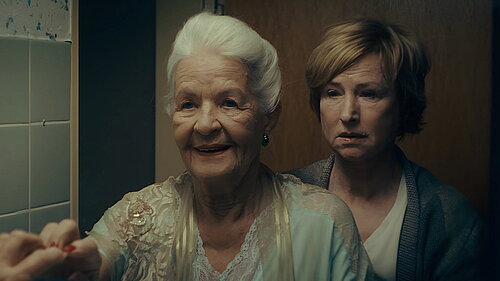 Standbild aus dem Film Im Spiegel meiner Mutter