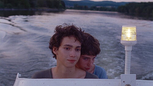 Standbild aus dem Film Strange River
