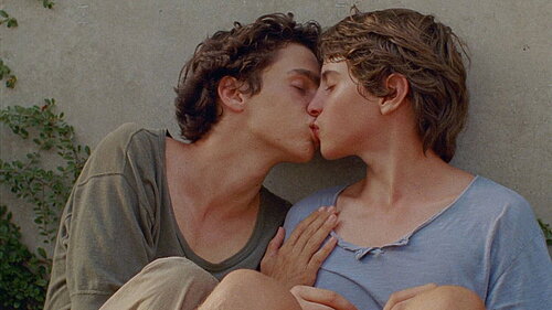 Standbild aus dem Film Strange River
