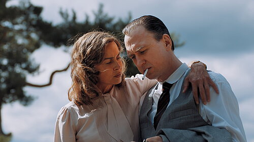 Standbild aus dem Film Heimsuchung - Eine Jahrhundertgeschichte