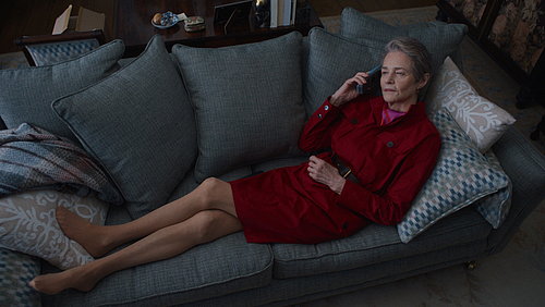 Standbild aus dem Film Father Mother Sister Brother