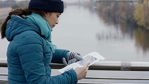 Standbild aus dem Film Naomis Reise